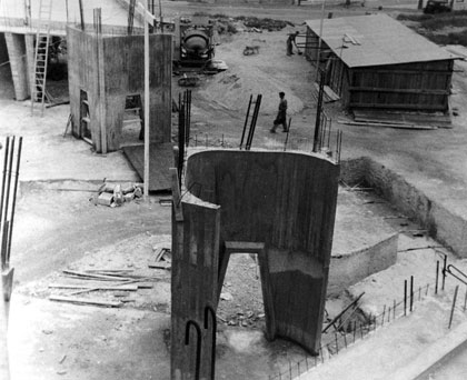 Le V Laffaille sur le chantier de Notre-Dame de Royan